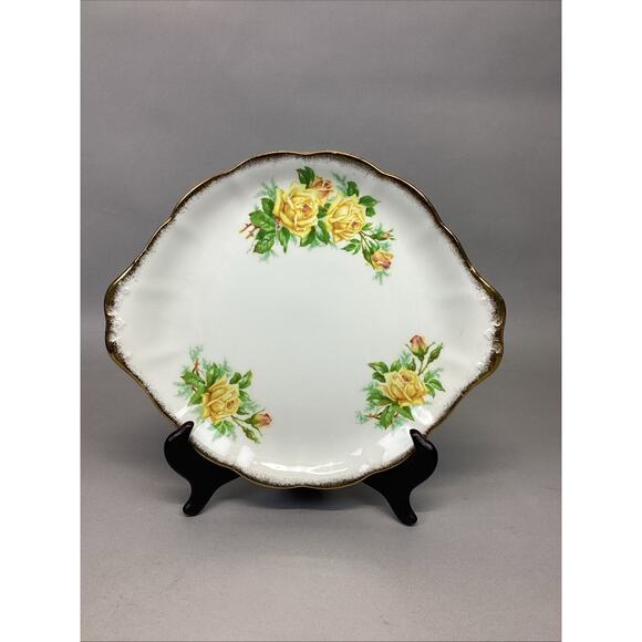 Royal Albert Tea Rose Serving Plate - England - Bone China - Picture 1 of 6